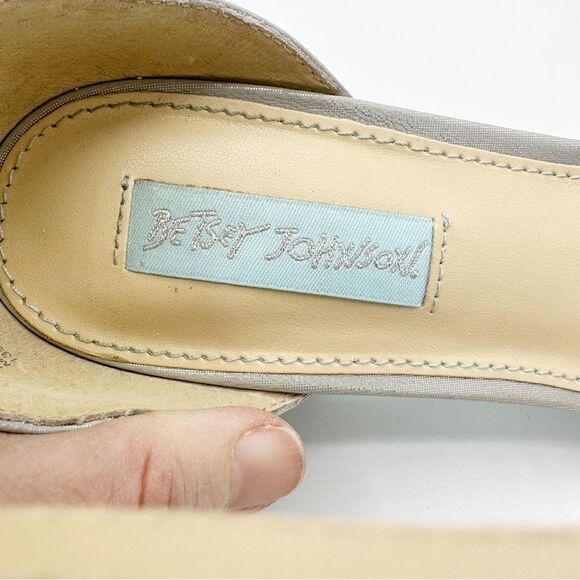 Betsey Johnson Women's Mel Jeweled Block Heels Sandals Silver Sz 8.5 WIDE - Picture 9 of 15